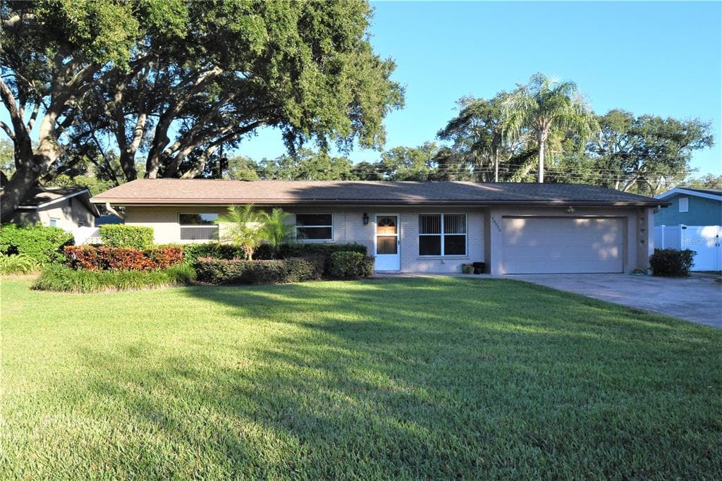 10525 HETRICK CIRCLE E LARGO, FL 33774