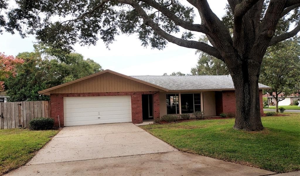 1513 ALBEMARLE COURT