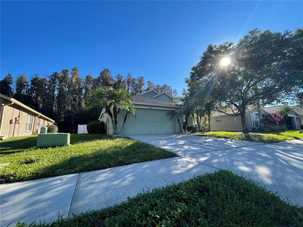 30332 GLENHAM COURT WESLEY CHAPEL, FL 33543