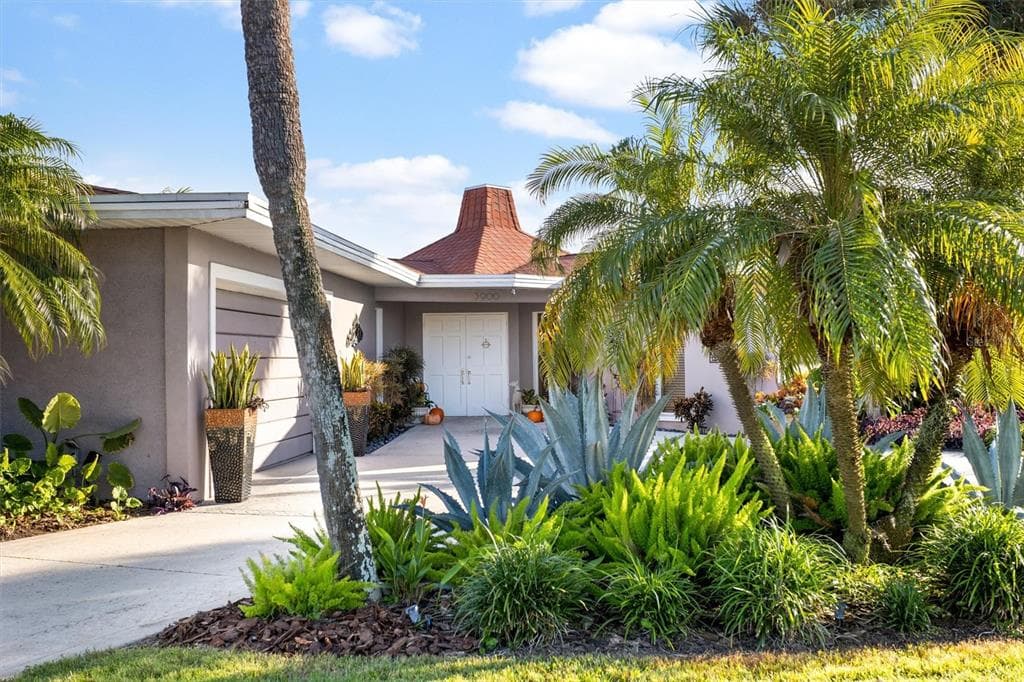 3900 46TH AVENUE S ST PETERSBURG, FL 33711