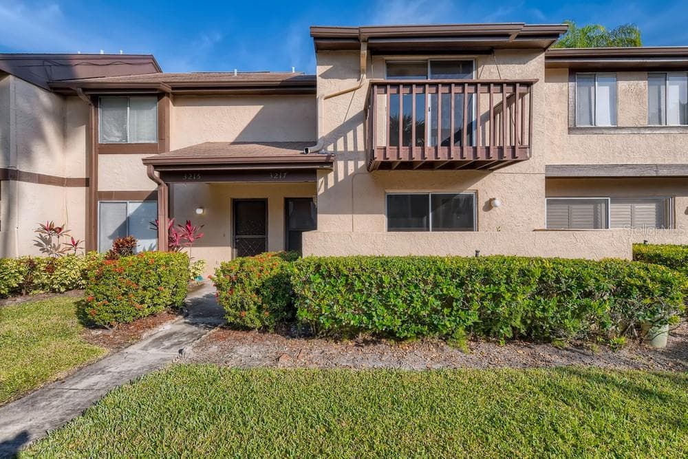 3217 PINE CONE CIRCLE UNIT 1817 CLEARWATER, FL 33760