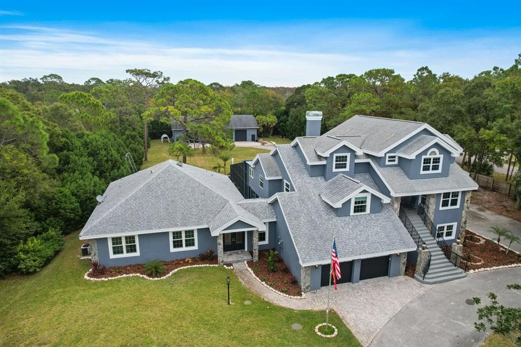 2595 BRYAN LANE TARPON SPRINGS, FL 34688