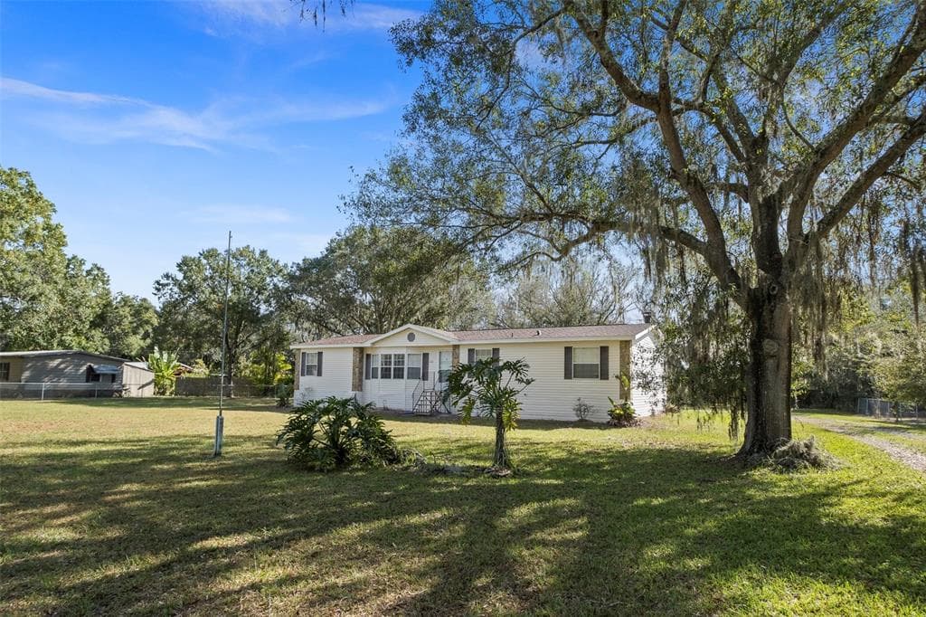 17340 EAGLE LANE LUTZ, FL 33558