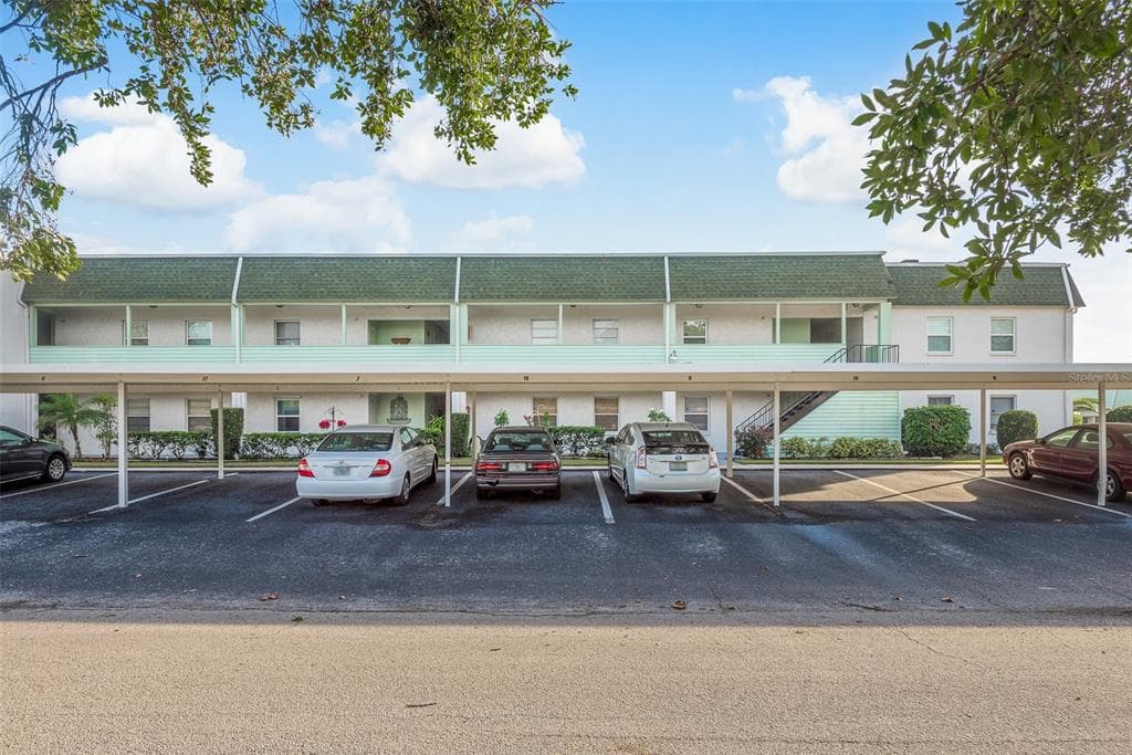 5434 CHAD PLACE UNIT 9 NEW PORT RICHEY, FL 34652
