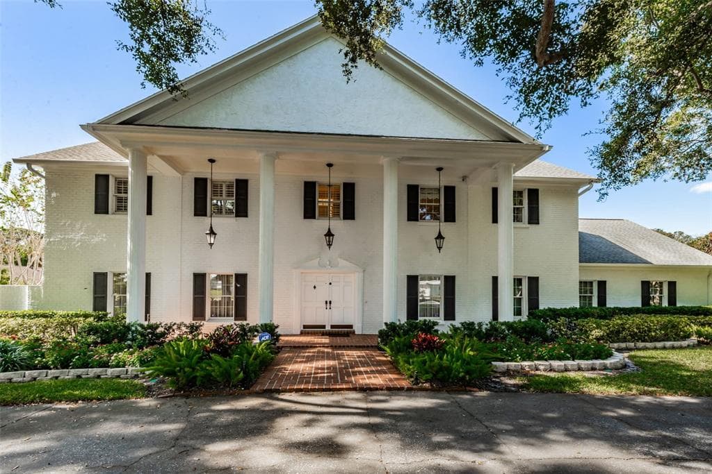 8954 143RD STREET SEMINOLE, FL 33776