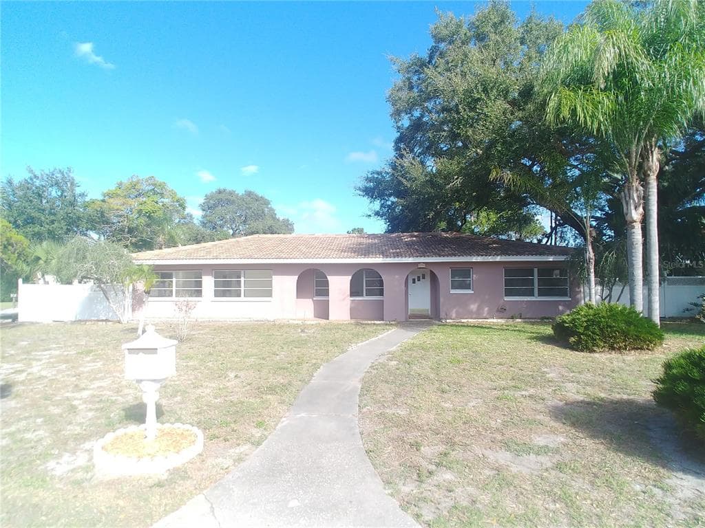2797 RENATTA DRIVE BELLEAIR BLUFFS, FL 33770
