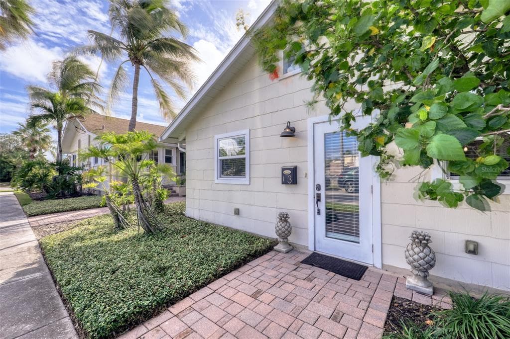 1806 PASS A GRILLE WAY UNIT 3 ST PETE BEACH, FL 33706