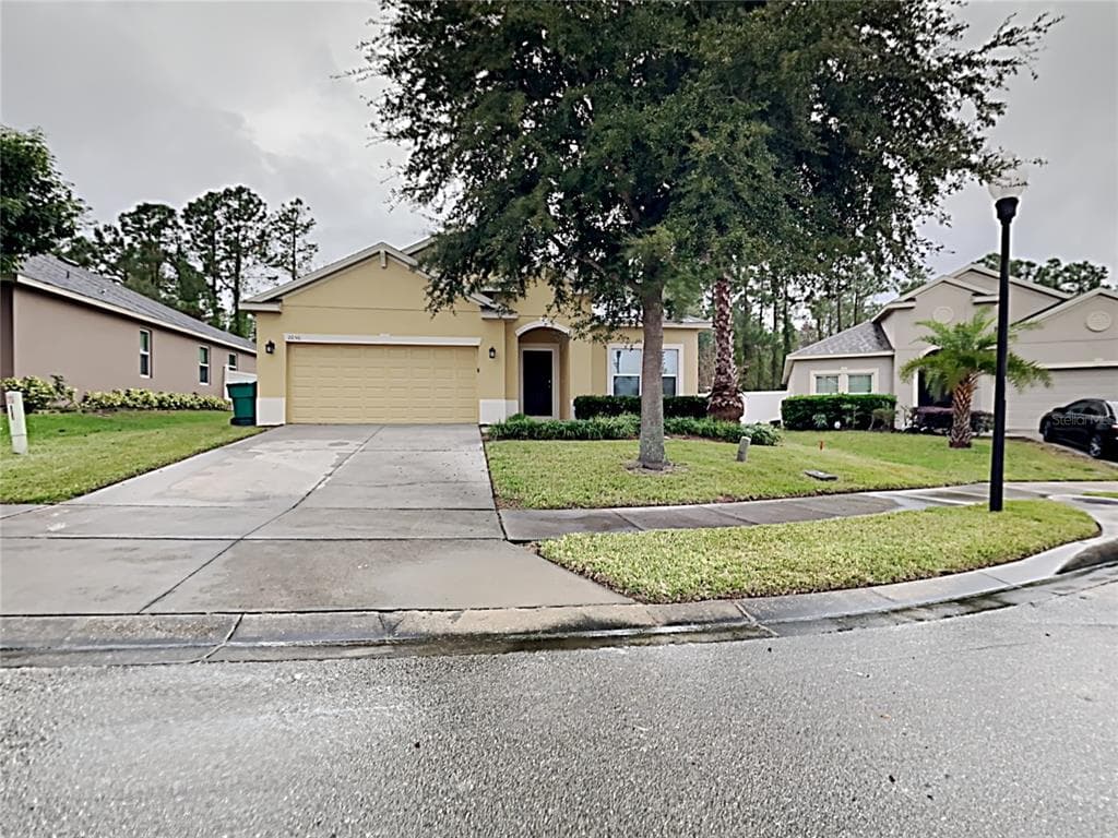 2656 LIMERICK CIRCLE GRAND ISLAND, FL 32735