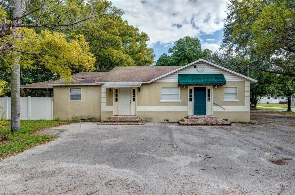 2713 W SAINT ISABEL STREET
