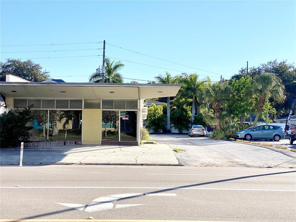 2425 DR MARTIN LUTHER KING JR STREET N
