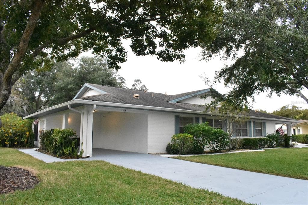 2009 HALMROCK PLACE UNIT 176 SUN CITY CENTER, FL 33573