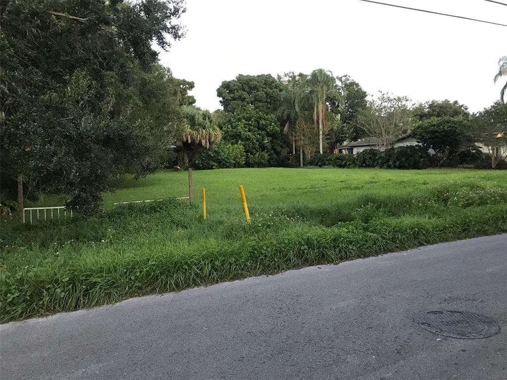 11548 OAK LANE SEMINOLE, FL 33778