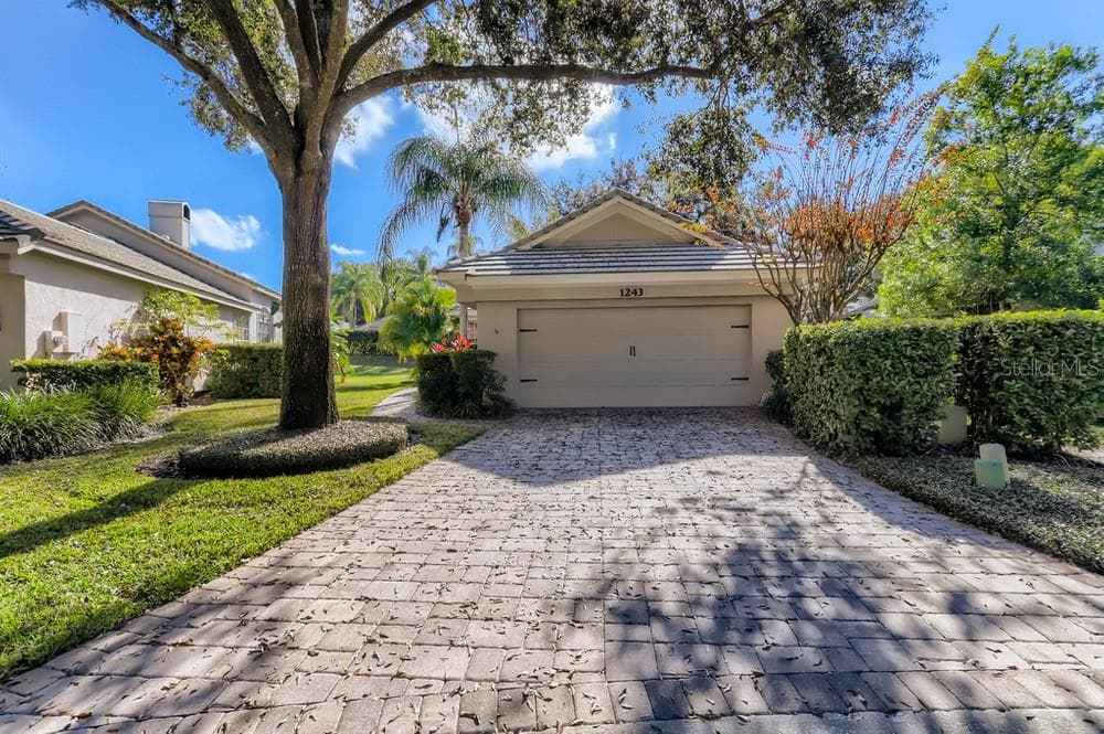 1243 GLENCREST DRIVE LAKE MARY, FL 32746