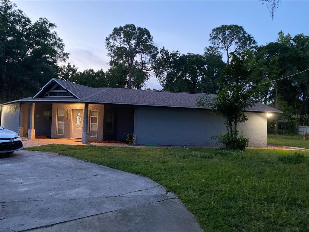 8215 SUNNY VALE PLACE TAMPA, FL 33615
