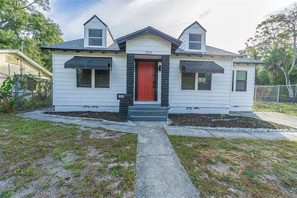 1920 AUBURN STREET S ST PETERSBURG, FL 33712