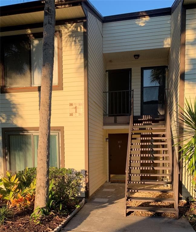 310 MOORINGS COVE DRIVE UNIT 1C TARPON SPRINGS, FL 34689