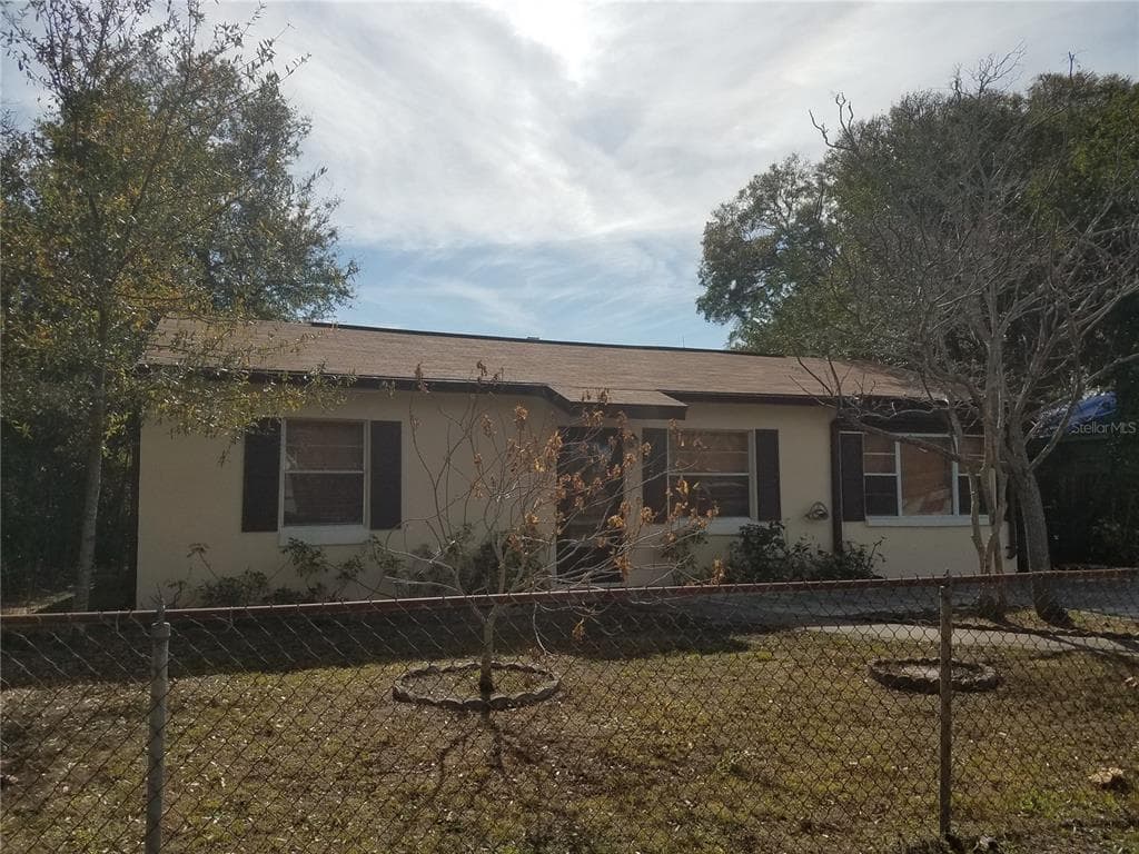 4416 W LAWN AVENUE TAMPA, FL 33611