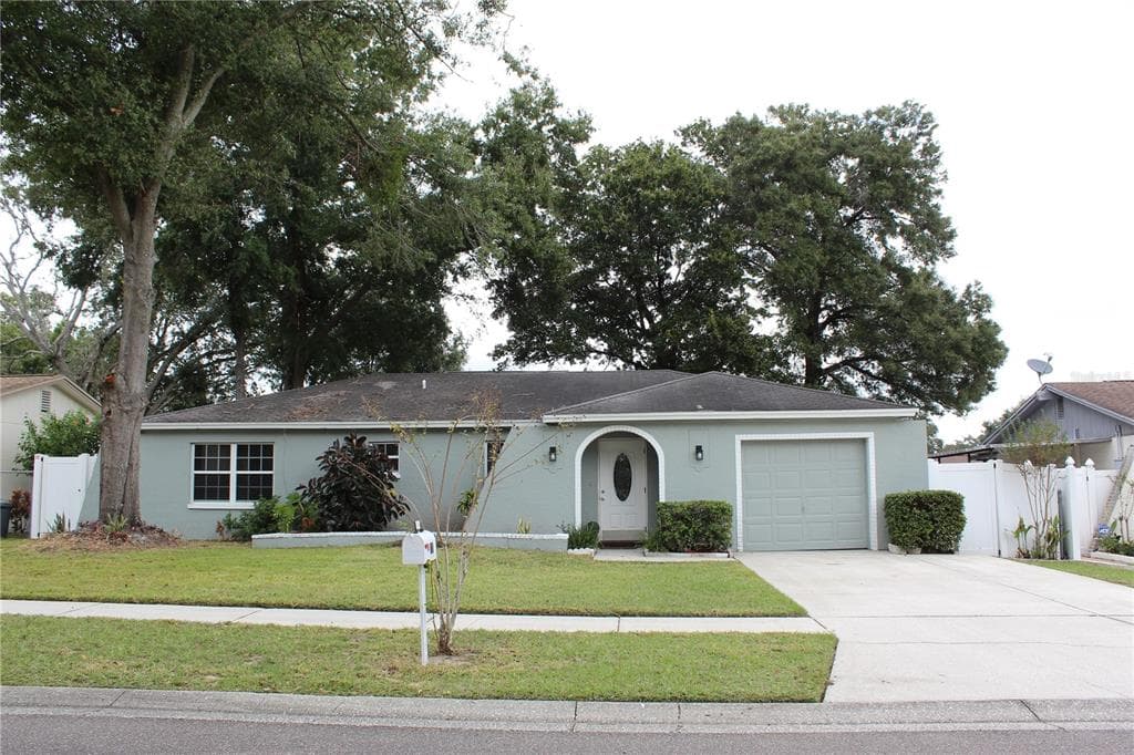 2210 WHITNEY PLACE VALRICO, FL 33594