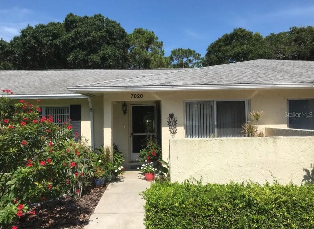 7020 W COUNTRY CLUB DRIVE N SARASOTA, FL 34243