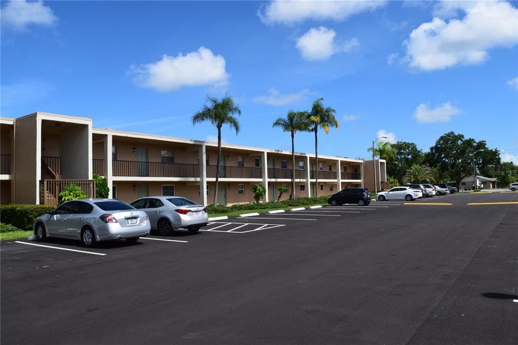 12300 PARK BOULEVARD UNIT 221 SEMINOLE, FL 33772