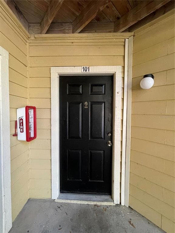 8766 MALLARD RESERVE DRIVE UNIT 101 TAMPA, FL 33614