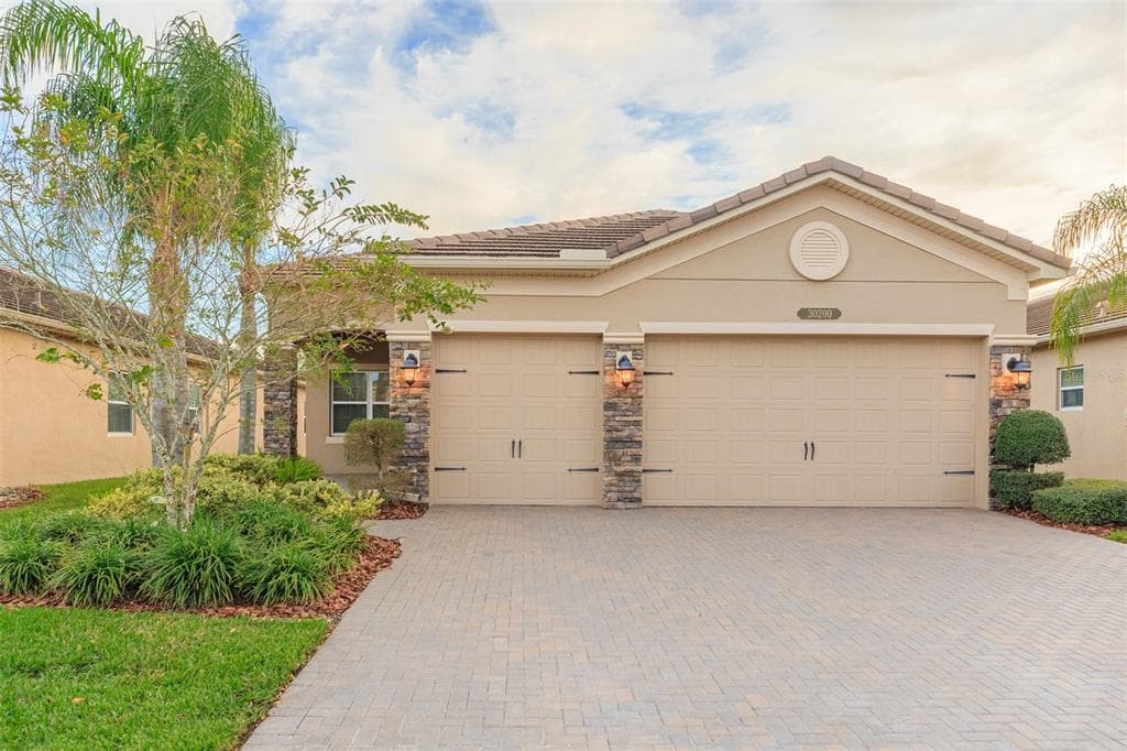 30200 SOUTHERNWOOD COURT WESLEY CHAPEL, FL 33543