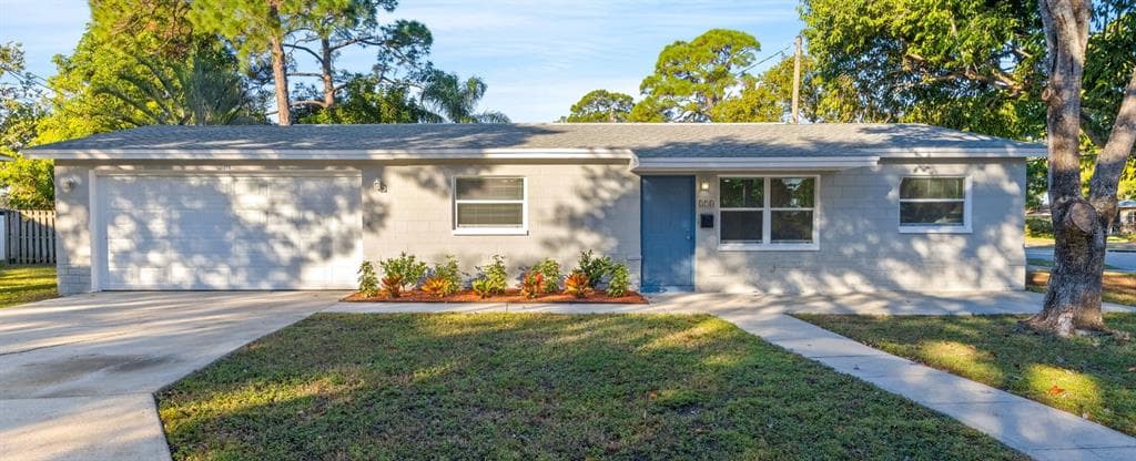 270 SW LINCOLN CIRCLE N ST PETERSBURG, FL 33703