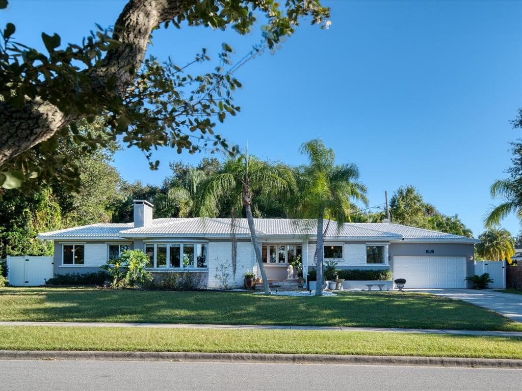 325 BAYVIEW DRIVE BELLEAIR, FL 33756