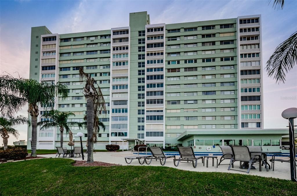 31 ISLAND WAY UNIT 403 CLEARWATER, FL 33767