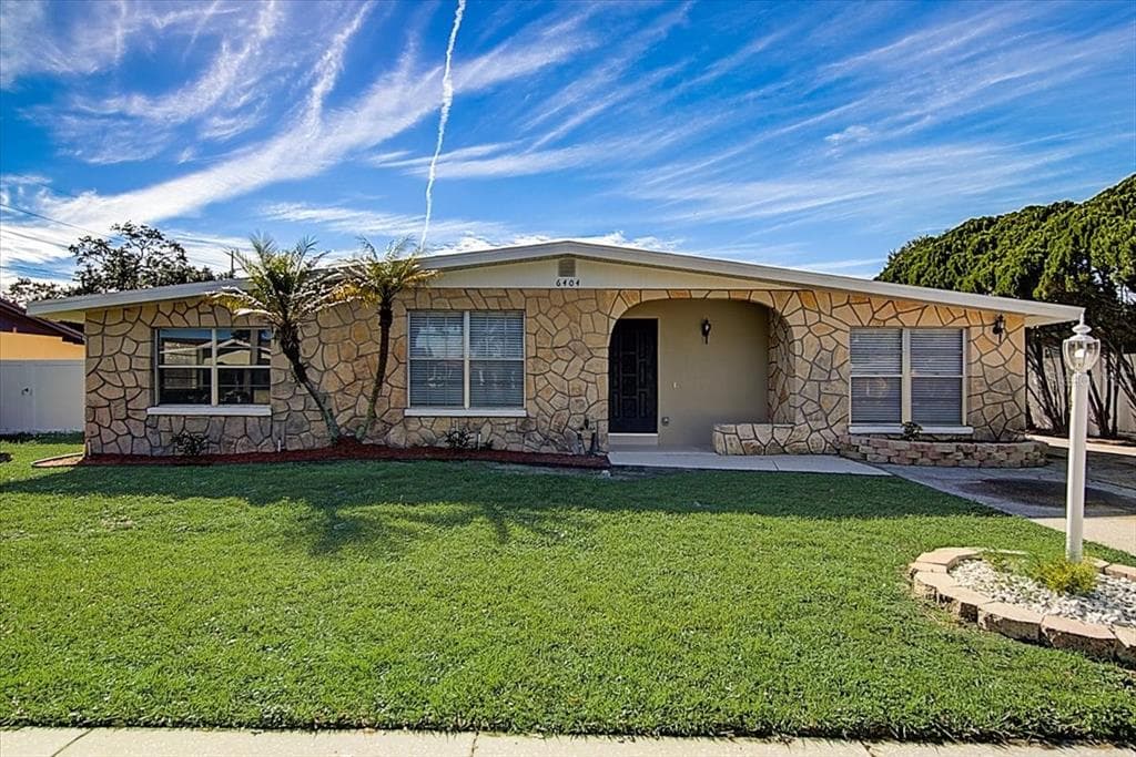 6404 YOSEMITE DRIVE TAMPA, FL 33634