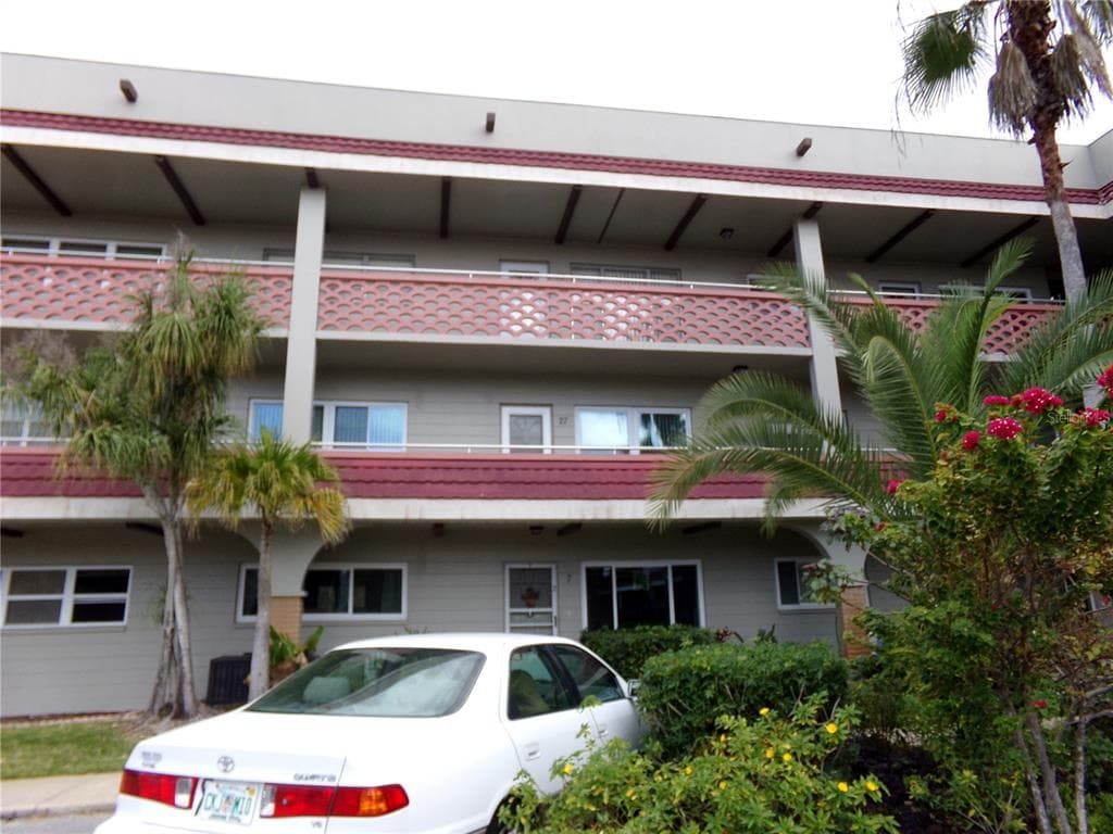 2073 DENMARK STREET UNIT 27 CLEARWATER, FL 33763