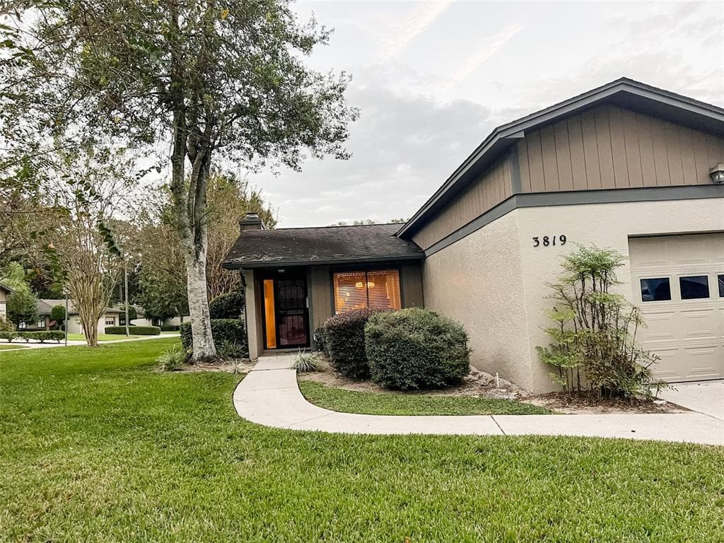 3819 NE 17TH STREET CIRCLE