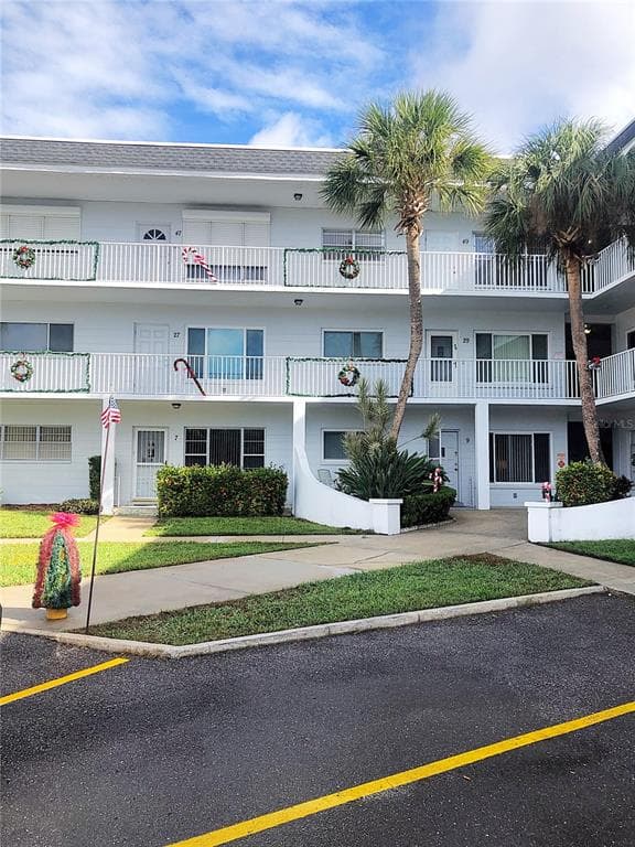 2001 WORLD PARKWAY BOULEVARD UNIT 7 CLEARWATER, FL 33763