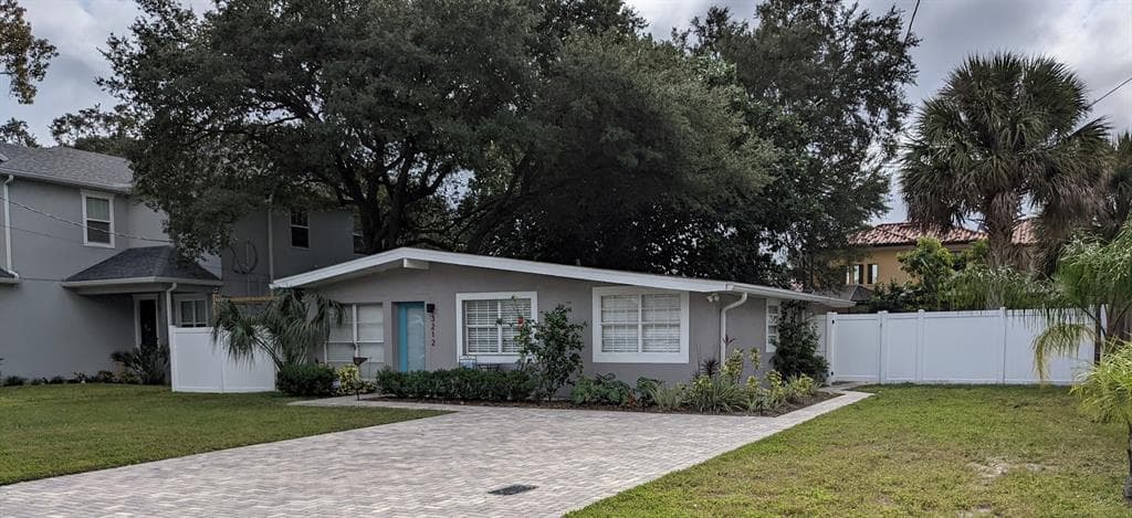 3212 W CHEROKEE AVENUE TAMPA, FL 33611