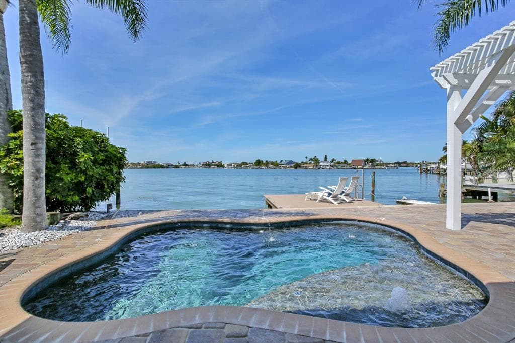 112 WALL STREET REDINGTON SHORES, FL 33708