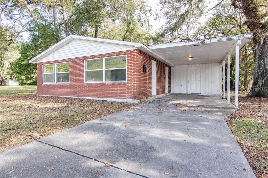 831 SCHOOL STREET BROOKSVILLE, FL 34601