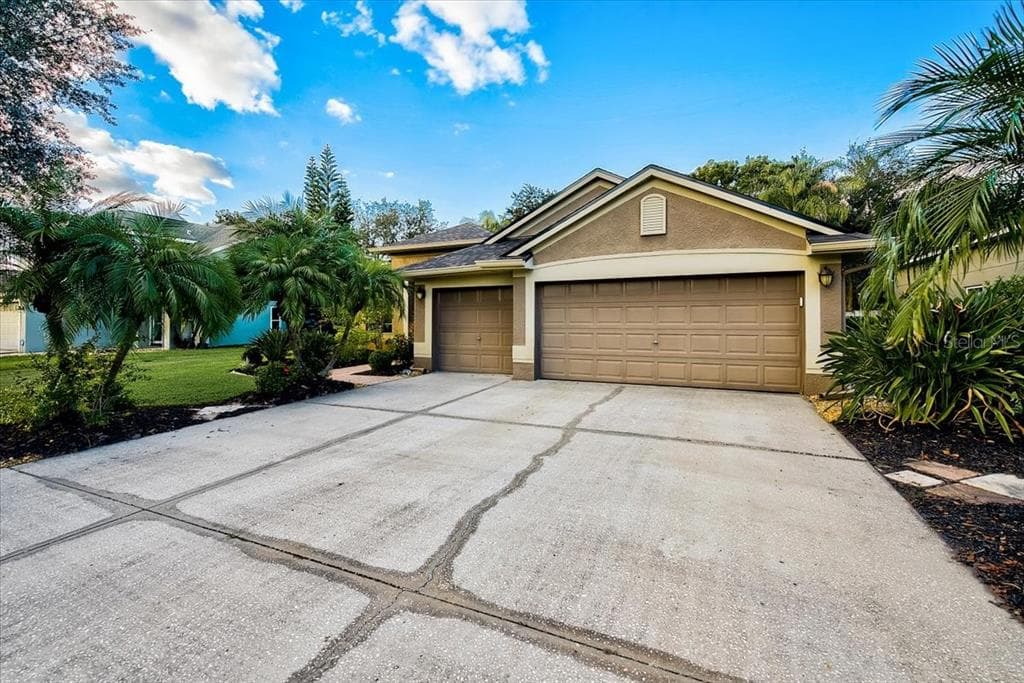 22849 EAGLES WATCH DRIVE LAND O LAKES, FL 34639