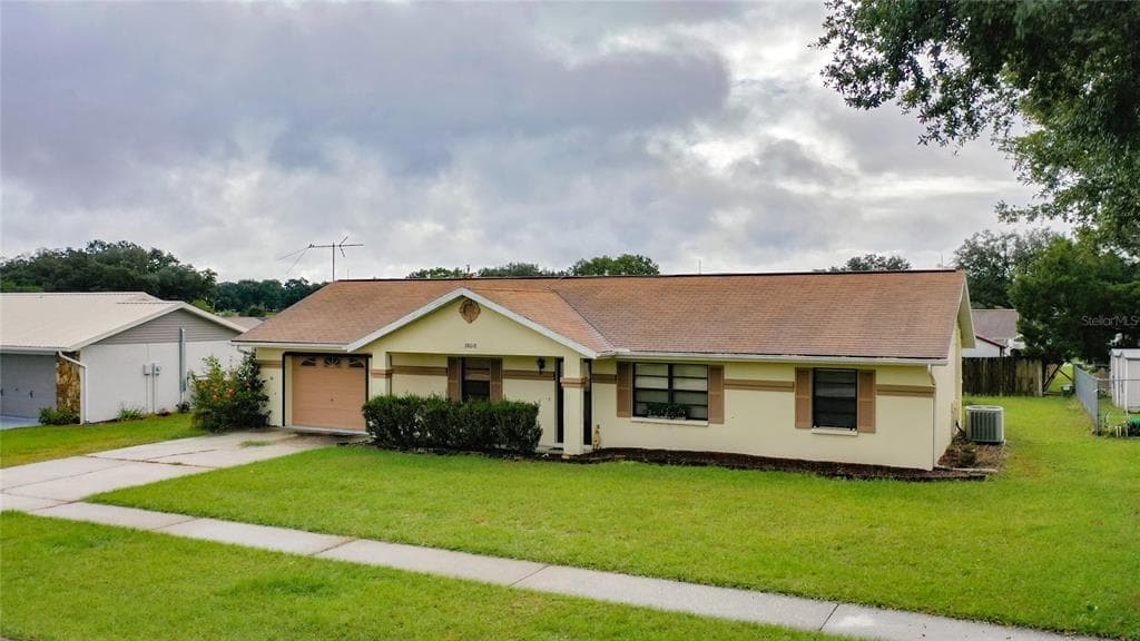 38618 CAMDEN AVENUE ZEPHYRHILLS, FL 33540