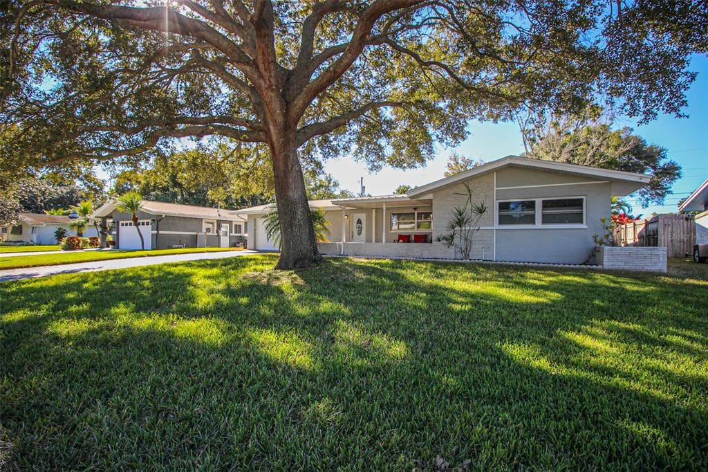 978 VICTOR HERBERT DRIVE LARGO, FL 33771