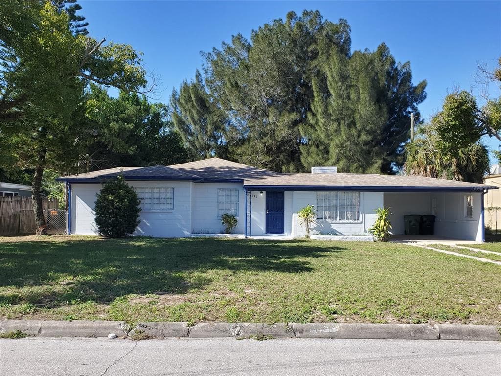 8742 N 33RD STREET TAMPA, FL 33604