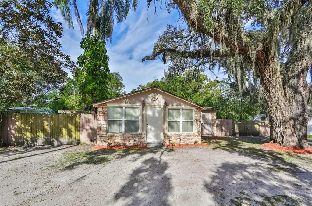 2008 E RAMPART STREET TAMPA, FL 33604
