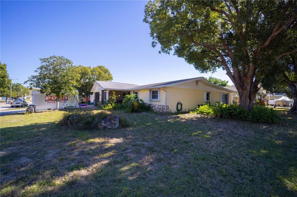 1015 WINDSOR HILL WAY TARPON SPRINGS, FL 34689