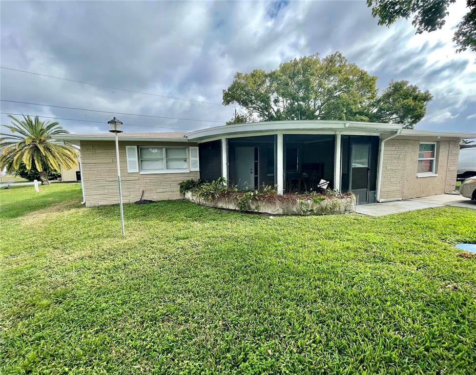 2132 ARCADIA ROAD HOLIDAY, FL 34690