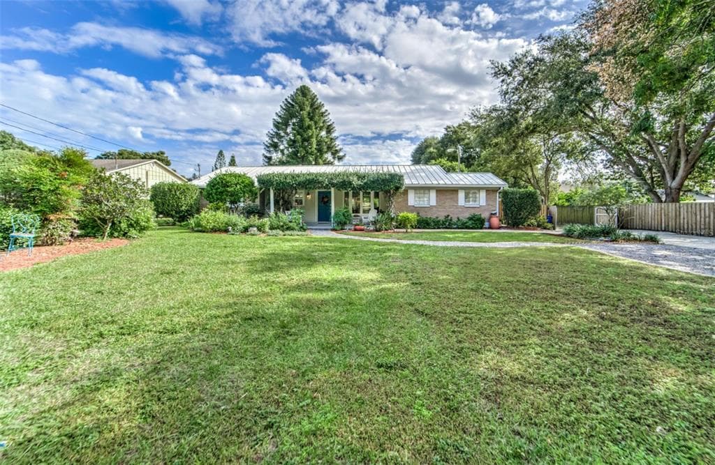 611 LAKEWOOD DRIVE BRANDON, FL 33510
