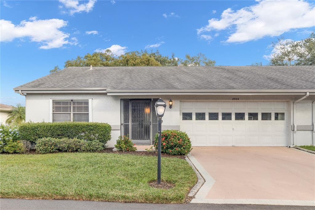 2506 LARKIN DRIVE UNIT 142 SUN CITY CENTER, FL 33573