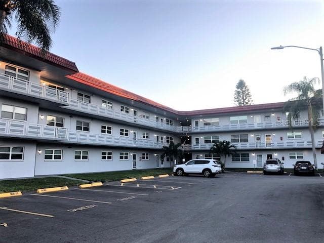 5660 80TH STREET N UNIT B106 ST PETERSBURG, FL 33709