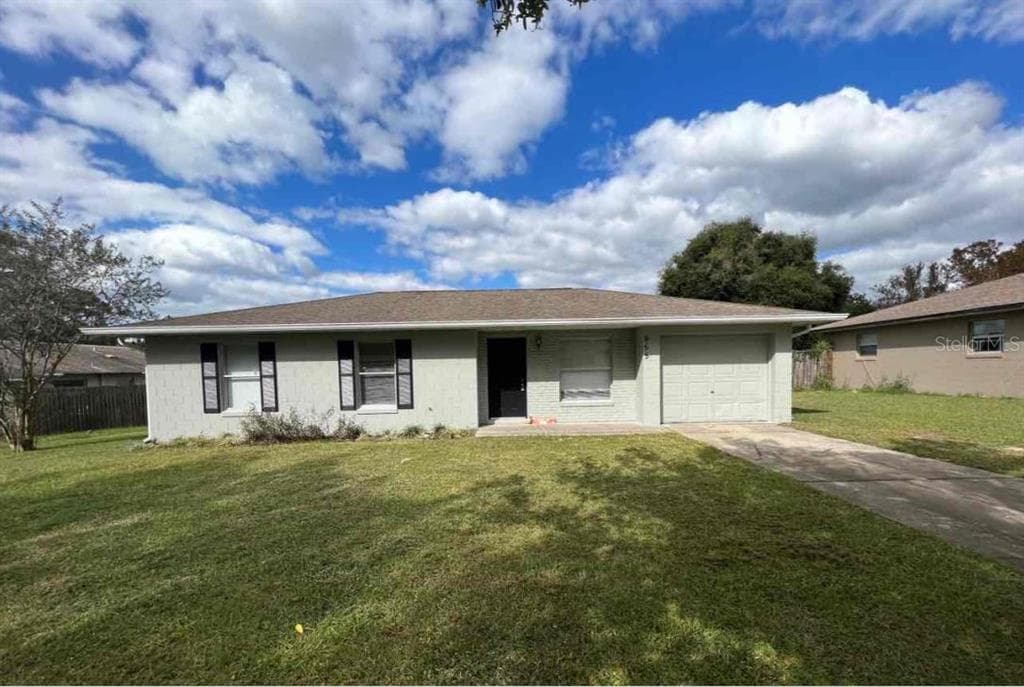 955 CEDAR CIRCLE TAVARES, FL 32778
