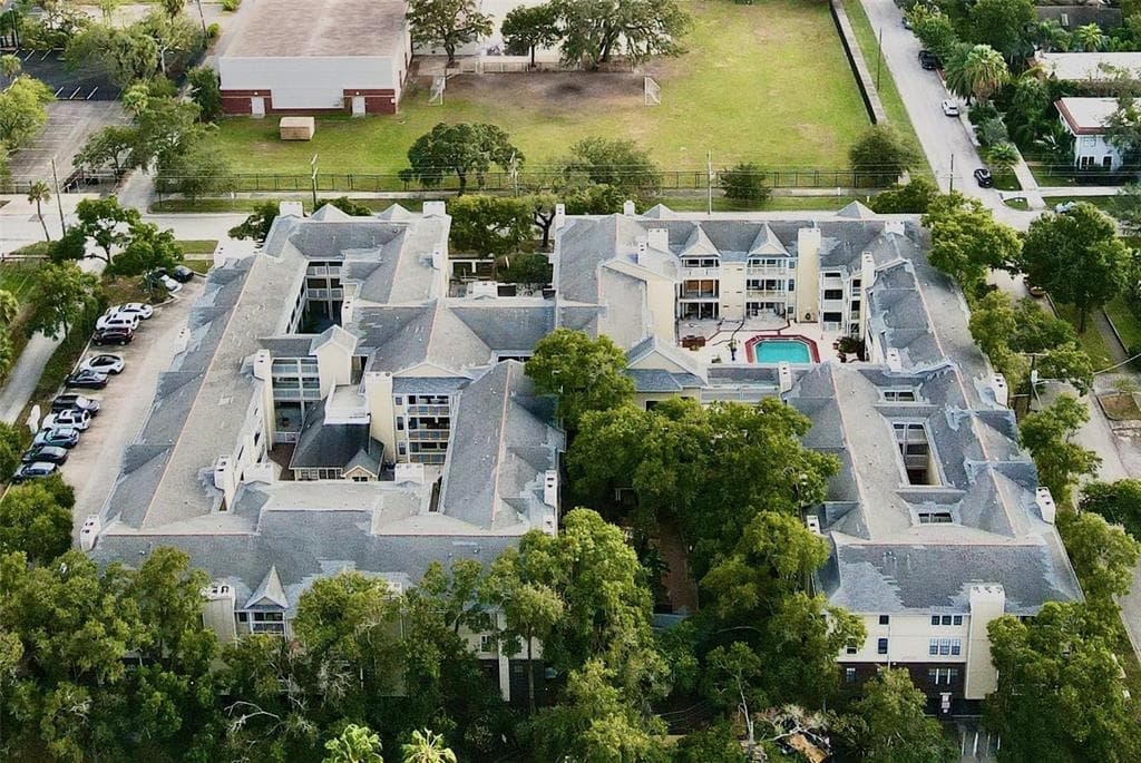 1000 W HORATIO STREET UNIT 302 TAMPA, FL 33606