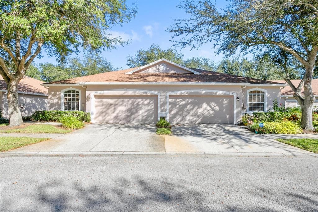 35315 WHISPERING PINES DRIVE ZEPHYRHILLS, FL 33541