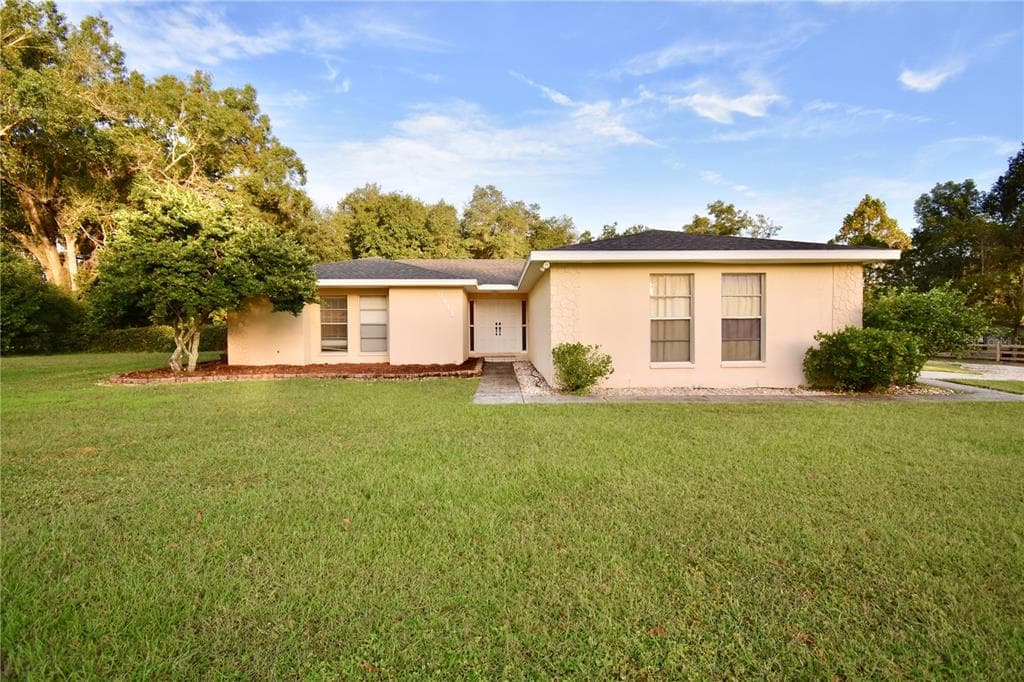 8911 CLAYTON LANE LAKELAND, FL 33809